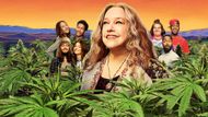 Kathy Bates as Ruth Whitefeather Feldman in Disjointed | Image via Netflix